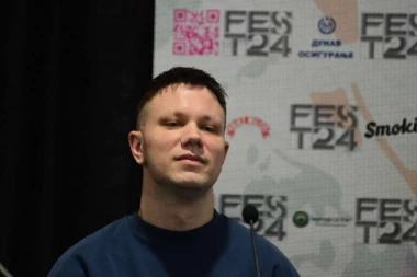 OTKRIVENA TAJNA RELJE POPOVIĆA: Radio u restoranu brze hrane, krio se ISPOD MASKE I KAČKETA! (VIDEO)