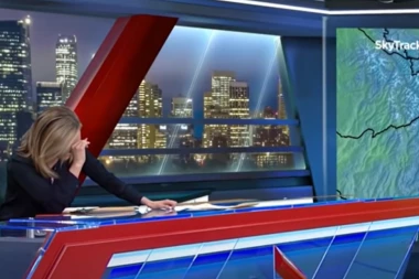 USRED UŽIVO EMISIJE POGLEDALA JE LEVO I ODMAH JE POČELA DA PLAČE: Ovako nešto do sada NIKADA nije viđeno! (VIDEO)