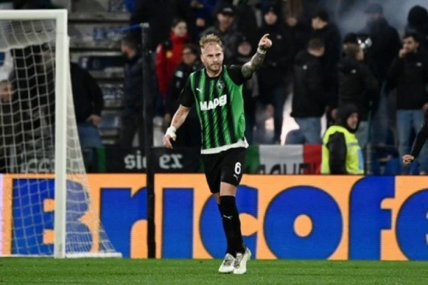 RAČIĆ RAZBESNEO ŠAMPIONA! Uroš POCEPAO mrežu Napolija, Sasuolo doživeo KATASTROFU! (VIDEO)