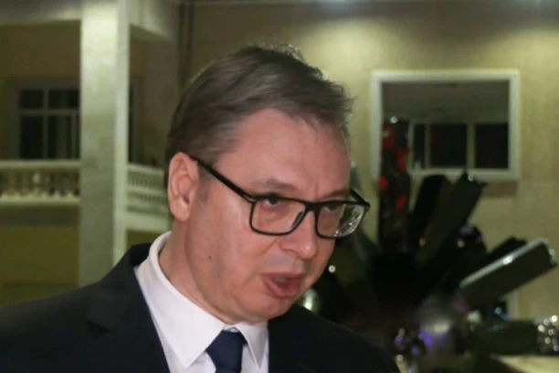 "SUZE MI KREĆU SVAKI PUT KAD VIDIM NAŠ NAROD DA ČEKA ISPRED BANKOMATA" Predsednik Vučić se istakao da sa Ukrajinom moramo imati dobre odnose