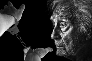 TEŽAK NASILNIK! Deda od 88 godina završio iza rešetaka, a evo i zašto! NESVAKIDAŠNJE HAPŠENJE U ZEMUNU!