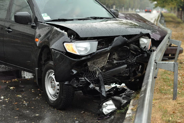 UDES U VRBASU: Vozila uništena, poznato da li ima povređenih (FOTO)