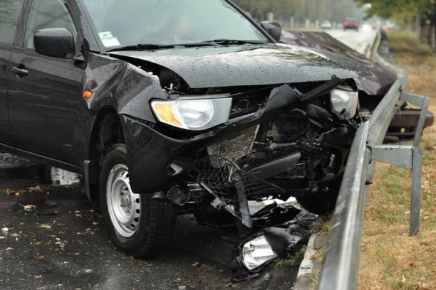 UDES U VRBASU: Vozila uništena, poznato da li ima povređenih (FOTO)