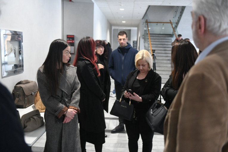 Suzana Čikić ispred sudnice