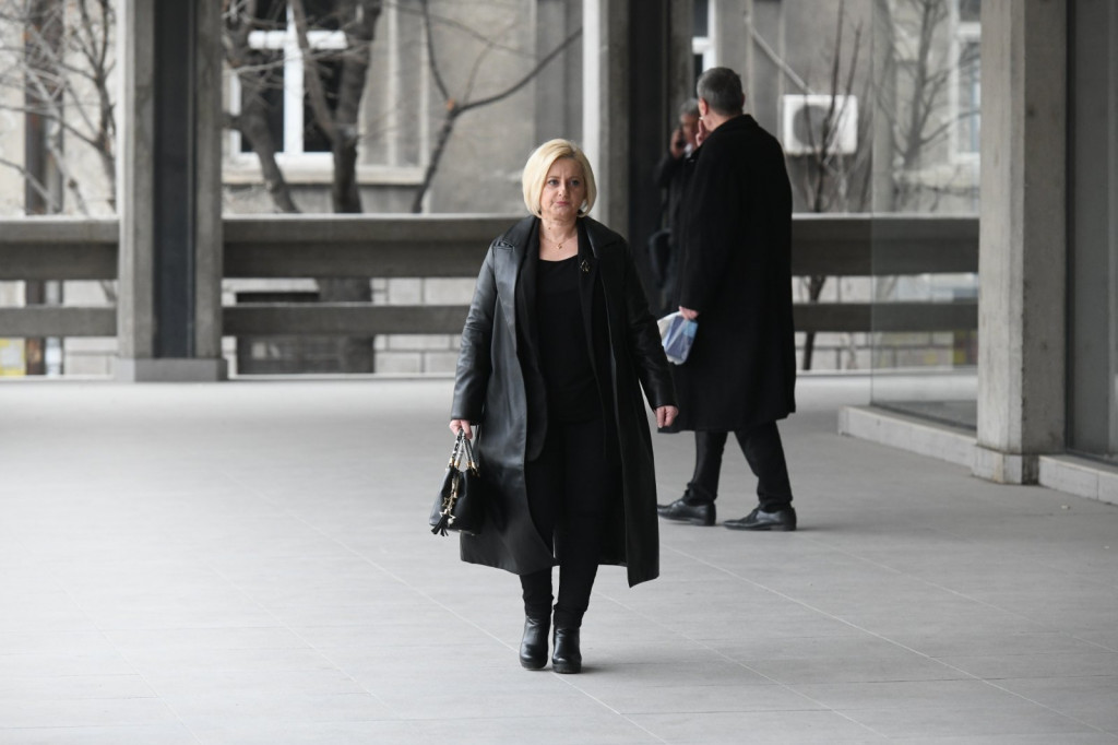 Suzana Čikić stigla na suđenje za ubistvo sina 
