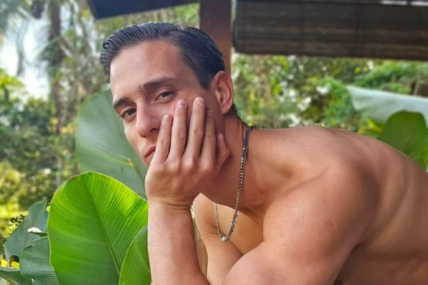 PROCURIO GOLIŠAVI SNIMAK VODITELJA PZE PRED POLUFINALE: Sve puca od MIŠIĆA, a OVO je iznenadilo sve! (FOTO)