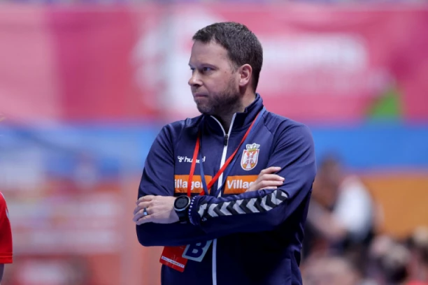 SELEKTOR RUKOMETAŠICA O UZORCIMA PORAZA: Problemi s odbranom! Idemo u Crnu Goru da se revanširamo!