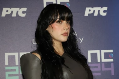 TEYA DORA O ANASTASIJINOJ PODRŠCI, ODGOVORILA BRESKVICI: I moja pesma ima srpske motive! (VIDEO)