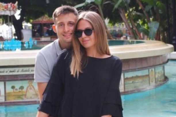 ONA JE ALEKSINA NAJVEĆA PODRŠKA: Sigurno niste znali čime se bavi prelepa Teodora Avramović, supruga ljubimca grobara (FOTO)