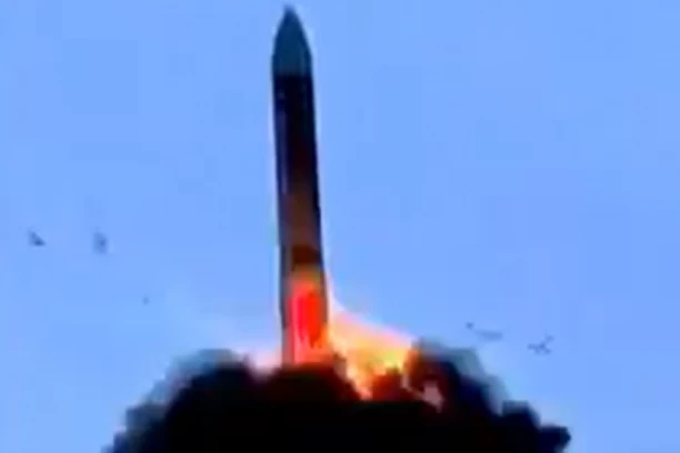 ZAPAD U PANICI, RUSIJA TESTIRALA MOĆNO ORUŽJE: Projektil leti brzinom 30.000 km na sat, može da bude lansiran i iz čuvenog nuklearnog voza!