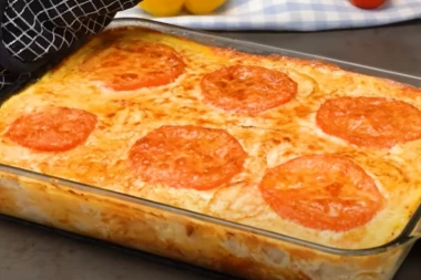 AKO SPREMITE OVAKO PILETINU ODMAH ĆE VAS ZAPROSITI: Ovo je najsočniji recept za zapečeno jelo koje ćete ikad probati!