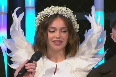 NAŠA PEVAČICA POZVALA NA PROTEST ZBOG BRESKVICE: Otkriven tačan datum skupa ispred RTS!