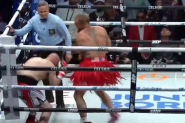 POLOMIO GA KAO DETE ZVEČKU! Jutjuber UNIŠTIO rivala NOKAUTOM u prvoj rundi! (VIDEO)