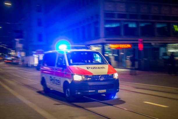 POLICIJA NA NOGAMA NAKON NAPADA NOŽEM NA JEVREJINA: Policija u Cirihu podigla mere bezbednosti na najviši nivo zbog zločina motivisanog antisemitizmom!