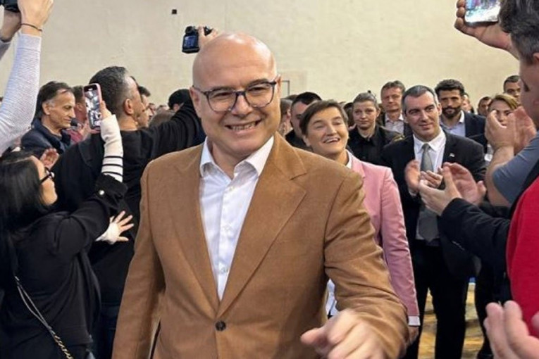 VUČEVIĆ JASAN: Nismo popustili datumom beogradskih izbora, vodićemo najjaču kampanju od čoveka do čoveka, od vrata do vrata