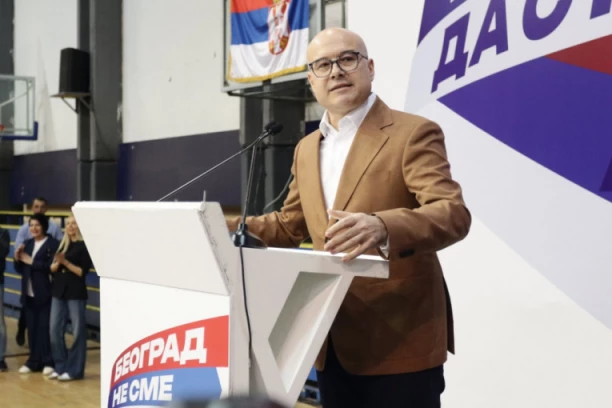 HEROJU SA KOŠARA - IVANU VASOJEVIĆU OTKRIVENA TABLA: Ministar Vučević odao počast