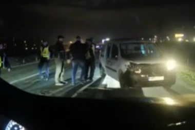 UŽAS NA AUTOPUTU I HEROJSKI ČIN SRPSKOG SPORTISTE: Kombi se PREVRNUO, Kolašinac pomogao da se okrene (VIDEO)