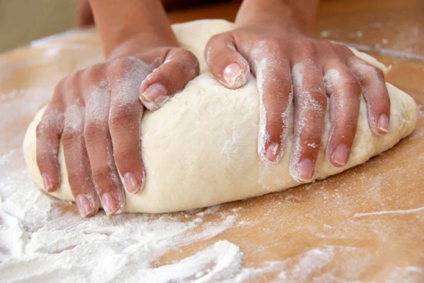 ŠTA PRE STAVLJATE, SODU BIKARBONU ILI PRAŠAK ZA PECIVO? Mislite da JEDNO može zameniti DRUGO, ali ovo treba da znate!