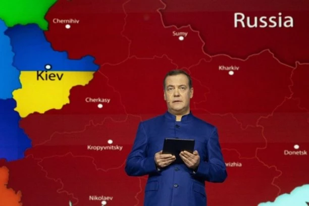 ZAPAD I KIJEV U PANICI, MEDVEDEV STAO PRED MAPU EVROPE: Ova cela teritorija će biti njihova: ''Ukrajina je definitivno Rusija!''
