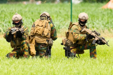 ''POSLE NEKOLIKO SATI RATA BACALI BISMO KAMENJE'' Belgijski vojni stručnjak o spremnosti Evrope da uđe u rat: Mi smo već u G****MA!
