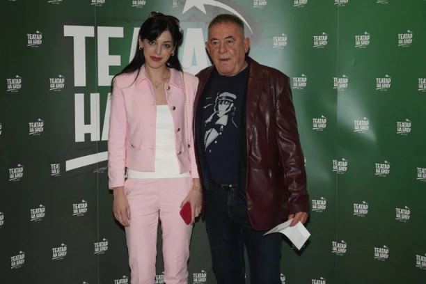 MIMA KARADŽIĆ SE NE ODVAJA OD 35 GODINA MLAĐE NATAŠE: Lepa glumica progovorila o emocijama (FOTO)