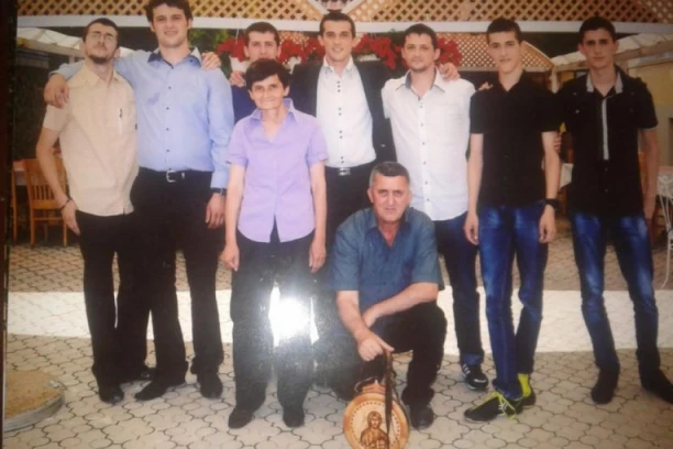 PREMINULA JOVANKA ĐUKIĆ, HRABRA MAJKA SEDMORO SINOVA: Njena priča će vas dirnuti do suza!