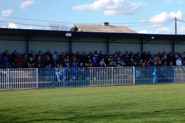 NAVIJAČI SU SE UŽELELI FUDBALA: Krcate tribine su dočekale fudbalere - veliki derbi protekao u dominaciji domaćina! (FOTO GALERIJA)