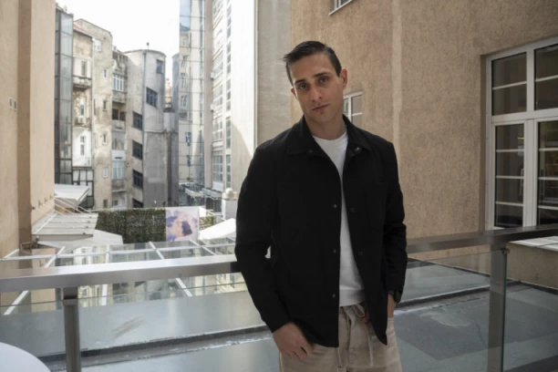 SLAVEN DOŠLO PAZARIO STAN! Glumac se pohvalio novom nekretninom, ali ovo mu se nikako NE DOPADA!