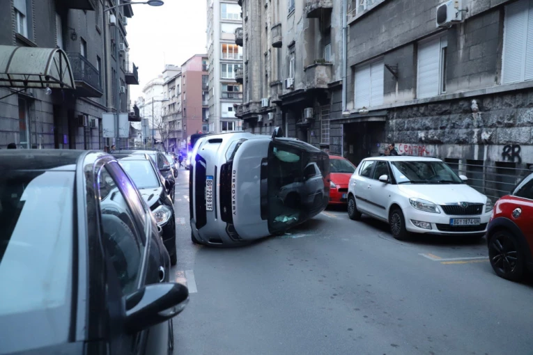 OTKRIVAMO! Džip se prevrnuo u Vlajkovićevoj zbog OVOGA - dete nije bilo u vozilu!