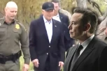 BAJDENOV "BUGARSKI VOZ" NA AMERIČKI NAČIN! Ilon Mask tvrdi: Demokrate muljaju sa glasovima ilegalnih glasača iz Latinske Amerike