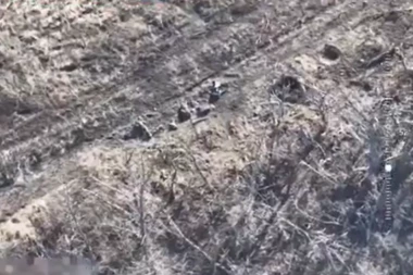 "SVE ŠTO NIJE MOGLO DA POBEGNE, SADA JE STARO GVOŽĐE" Krah ruske ofanzive na Liman, koristili poznato kinesko borbeno vozilo (VIDEO)