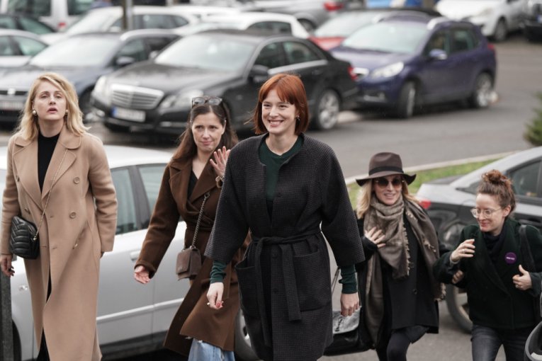 Glumice došle da podrže Anđelu Jovanović