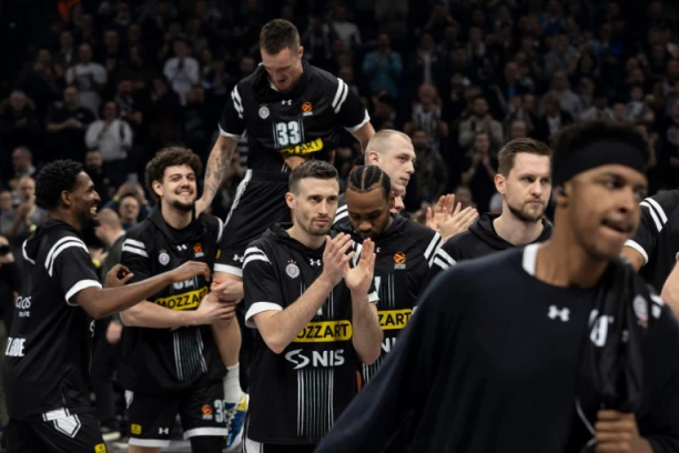 "OČEKUJEM UTAKMICE AMERIČKOG FUDBALA U FINALU"! Komična izjava Partizanovog beka pred okršaj sa Zvezdom!