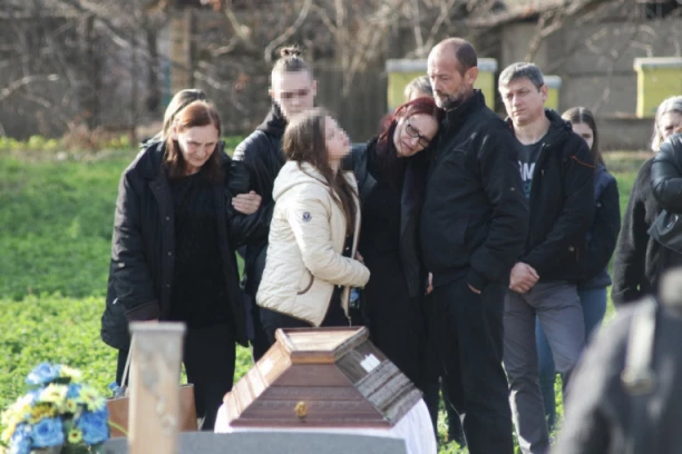 LAV JE SAM OTROVAO DECU, PA MARTINU NAGOVORIO DA SE UBIJU?- Rođaka Martininih roditelja otkriva da oni nemaju mira tragajući za istinom i da zeta ZA SVE KRIVE!