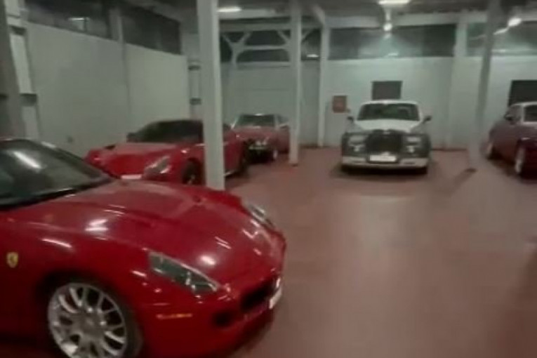 Garaža puna skupocenih automobila