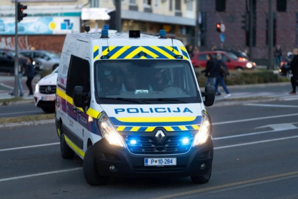 ZATVORIO SE U KUĆU I PRETI ORUŽJEM: Policija obezbeđuje šire područje