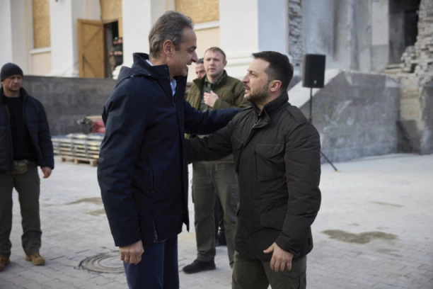 ZELENSKI I MICOTAKIS ZA DLAKU IZBEGLI SMRT: Ruska raketa pala na 500 metara od konvoja u Odesi, oglasila se dvojica lidera (VIDEO)