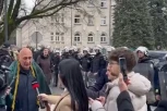 POLICIJA NAPRAVILA ŽIVI ZID OKO ZGRADE SKUPŠTINE: Detalji haosa na sednici parlamenta CG na Cetinju (VIDEO)
