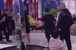 UČESNIK ELITE ISPUŠTA KRIKE OD KOJIH PODILAZI JEZA: Skinuli ga, pa ga ZASKOČILI pred kamerama! ŠOK (FOTO)