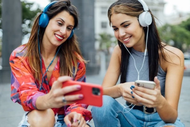 Budite oprezni: „Prijatelji“ koji vam šalju poruke na društvenim mrežama mogu da budu „maskirani“ zlonamerni hakeri