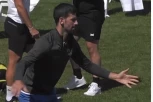 EVO ZAŠTO JE NAJBOLJI: Đoković pokazao NEVEROVATAN BALANS! Ima li ko SPREMNIJI!? (VIDEO)
