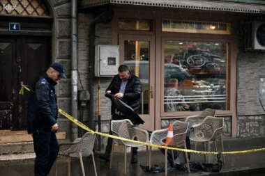 OSVANUO SNIMAK PUCNJAVE U BAŠČARŠIJI! POLICIJA IDENTIFIKOVALA NAPADAČA KOJI JE UPUCAO DEVOJKU! (FOTO,VIDEO)