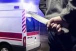 ŠTA SE OVDE DESILO? Muškarac sav u ranama ušetao u policijsku stanicu u Surčinu pa zatražio POMOĆ: Hitno prevezen u BOLNICU!