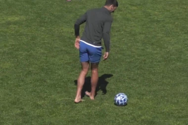 NIKAD NEĆETE POGODITI O KOME JE REČ! Novak sebe UPOREDIO sa slavnim FUDBALEROM! (VIDEO)