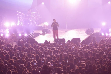 MARIJA ŠERIFOVIĆ HITNO PREKINULA KONCERT! Pojavio se PRAVI SNIMAK, reči koje je izgovorila KIDAJU DUŠU, sve isplivalo na videlo! (VIDEO)