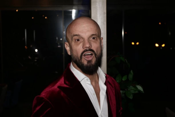 POZNATI PEVAČ PROGOVORIO O FINANSIJSKIM PROBLEMIMA: Boban Rajović DUG ZELENAŠIMA krio i od najbližih, a evo gde je odjednom SKRŠIO 35.000 evra!