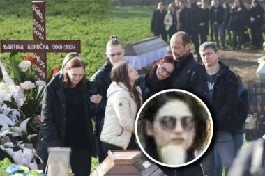 BAKA MAZILA SANDUK UBIJENOG UNUKA, PA ZAJECALA! Najpotresniji prizor sa SAHRANE Martine i dece: Tek sam videla svog anđela...