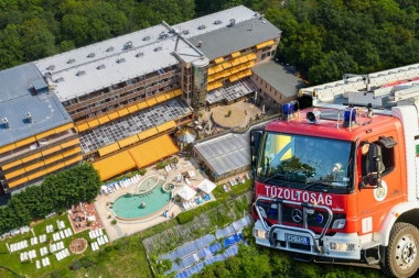 STRAVIČAN POŽAR U VIŠEGRADU! Hitna evakuacija gostiju iz hotela u u koji Srbi idu na vikende!