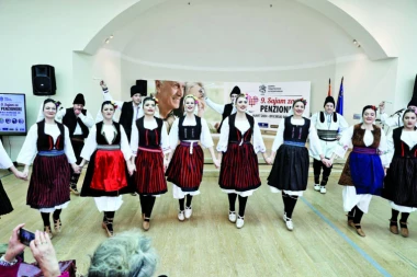 DEVETI SAJAM PENZIONERA U NIŠU! Krkobabić: Penzije će da isprate plate