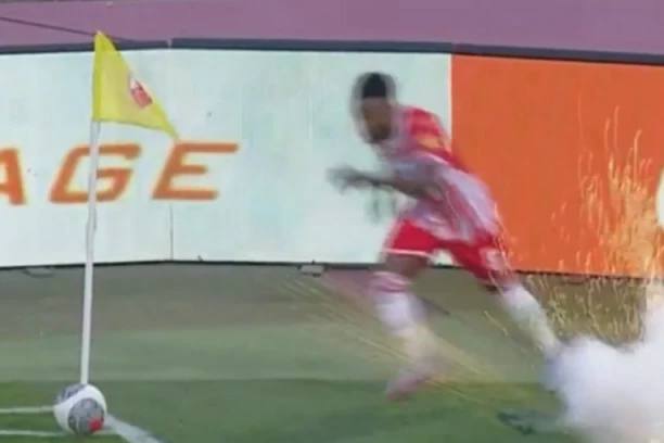 RUŽNE SCENE: Grobari gađali Kangu topovskim udarima!